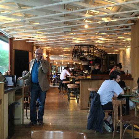 Le Rouge Gorge Bar a Vin